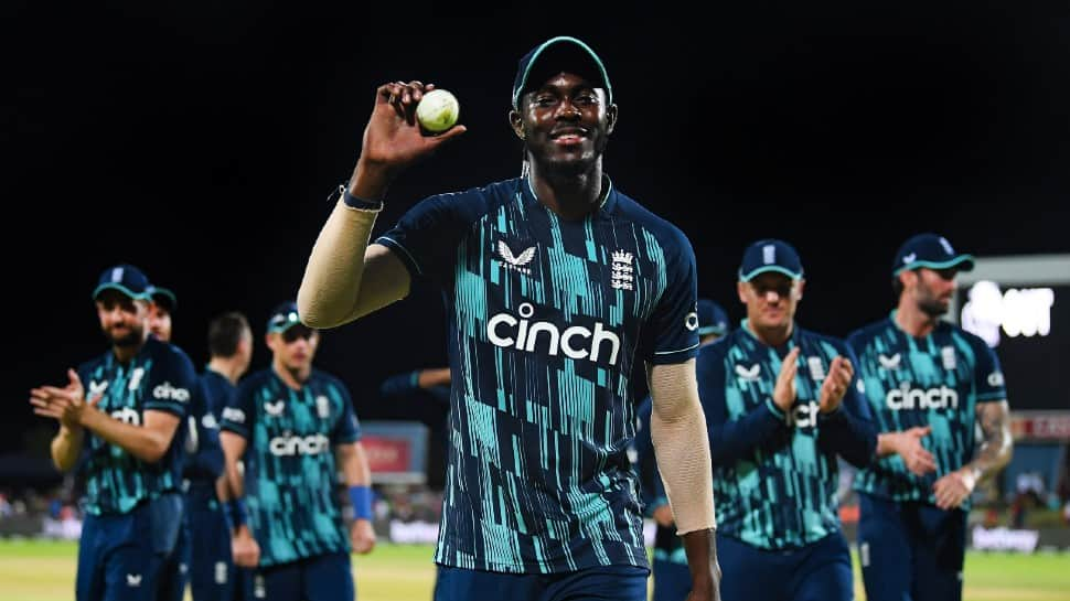 Jofra Archer Picks up Six Wickets after Jos Buttler and Dawid Malan Tons to Power England to 59-run win in 3rd ODI vs South Africa