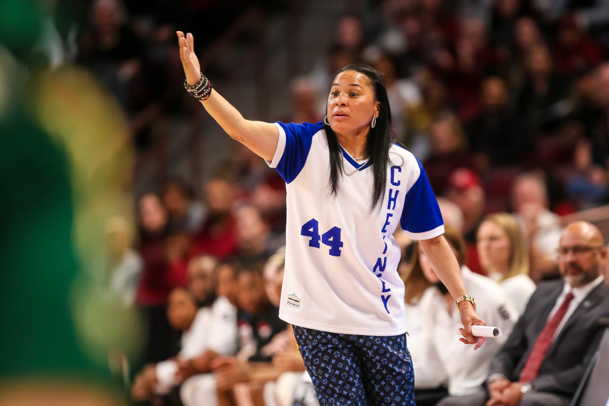 March Madness: Dawn Staley’s Cheyney jersey ‘means a lot’ to head coach Alishia Mosley’s team