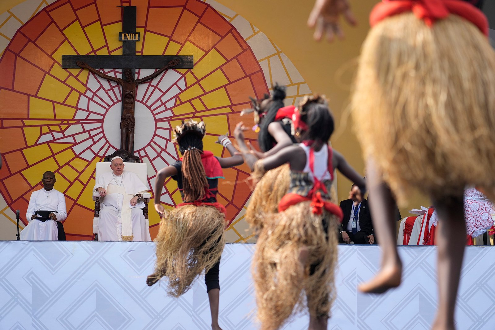 Photos of the Week: Pope Francis in Africa; Candlemas