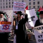 Israeli PM Netanyahu met by protesters on visit to London