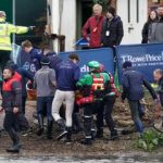 Oxford lose Boat Race as crew member stretchered away