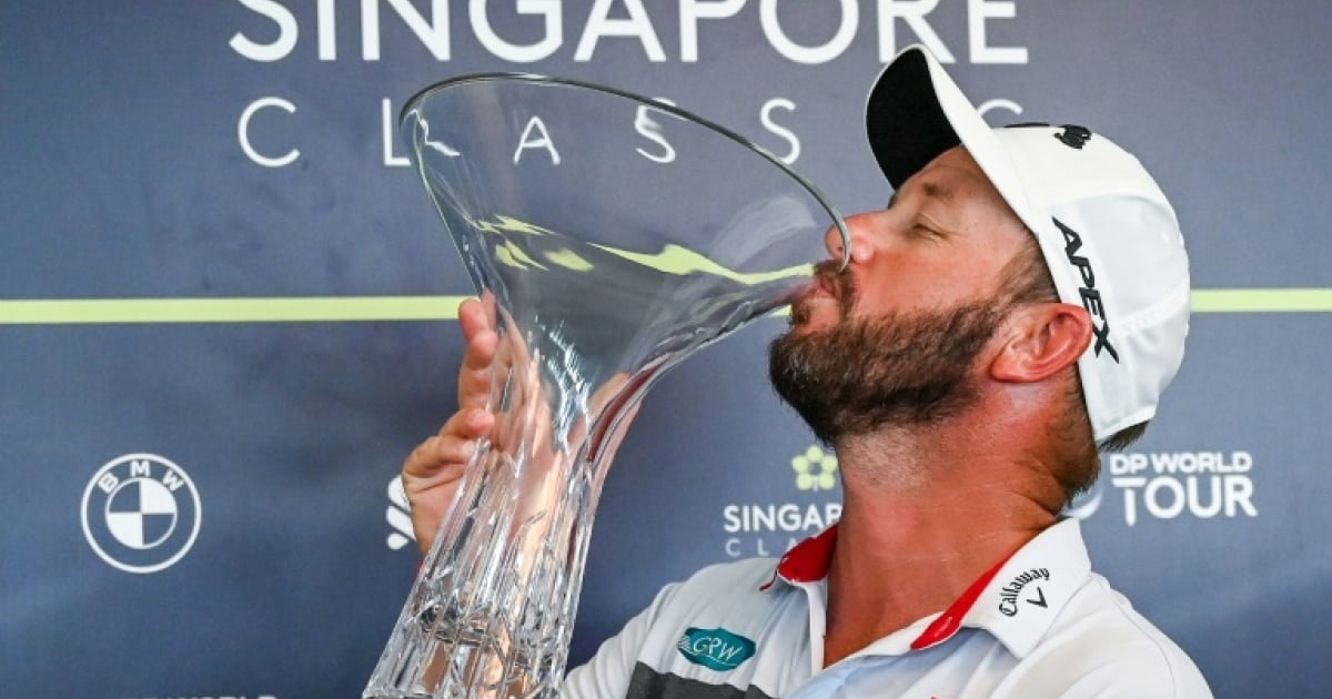 Strydom clinches victory in Singapore Classic with stunning comeback