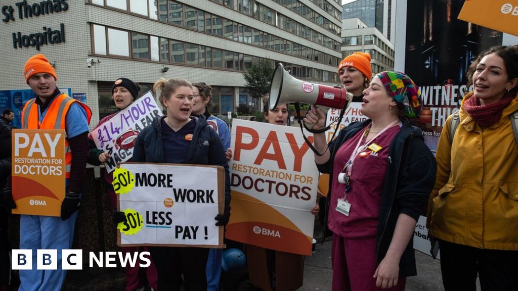 Junior doctors’ strike could hit up to 250,000 appointments, health bosses warn