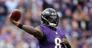 NFL Exec Compares Lamar Jackson, Ravens’ Relationship to Aaron Rodgers, Packers