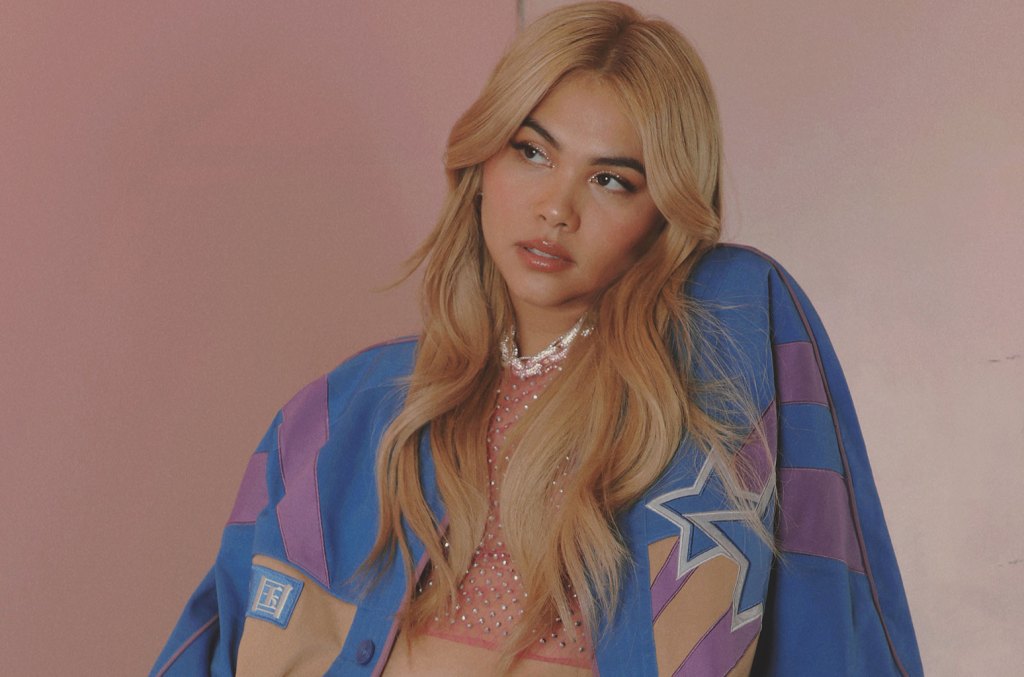 Watch Hayley Kiyoko Sing ‘Pretty Girl’ to Girlfriend Becca Tilley at London Concert