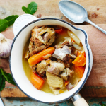 10 reasons to love bone broth