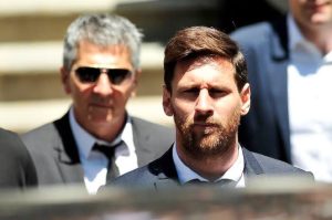 Messi’s Father Debunks Rumours About Son At PSG