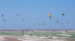 ‘Surf Smart, Trade Smart’: Capital.com Sponsors Top Kiteboarder