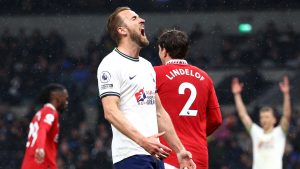 Manchester United fans mock Tottenham with Harry Kane chant as Rio Ferdinand urges Erik ten Hag to sign him