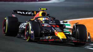 Saudi Arabian GP Qualifying: Sergio Perez takes pole after Red Bull team-mate Max Verstappen makes shock Q2 exit | F1 News