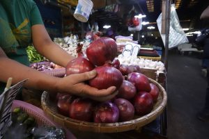 Onion prices up to P200/kilo