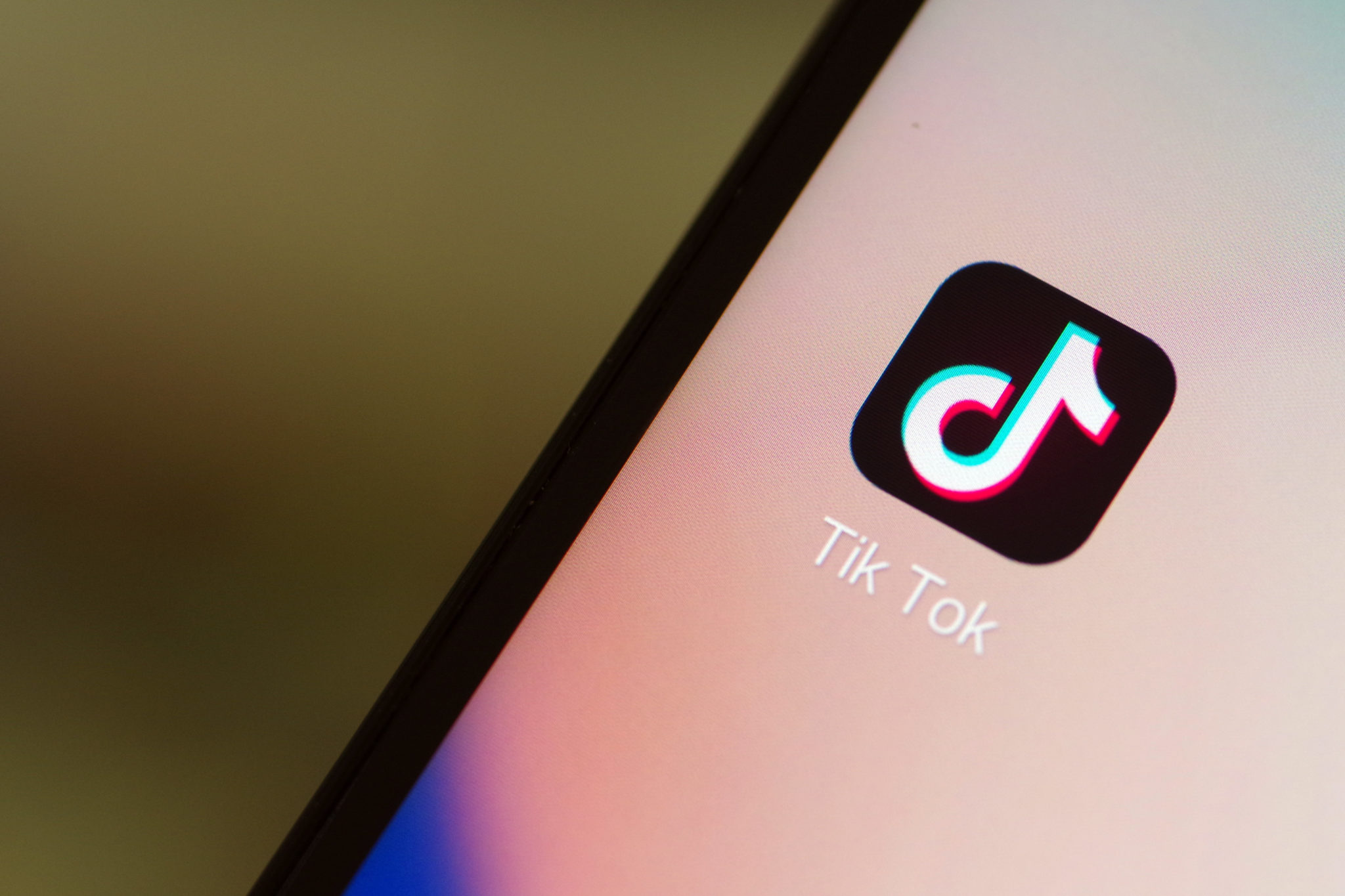 ‘Irish have to tread carefully’ with TikTok – tech expert 