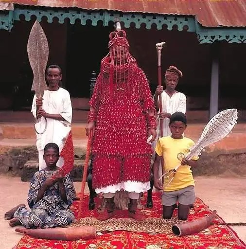 Aghọfẹn Ọlọghọ(Olowo’s Palace) Largest in Africa With Over 1000 Rooms, 100 Courtyards