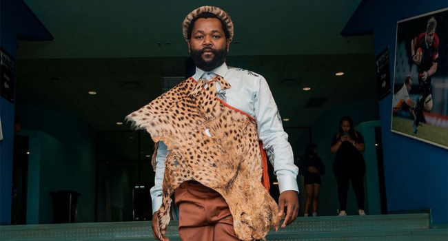 Sjava Conveys Gratitude After Receiving Plaques For The “Isibuko” Album