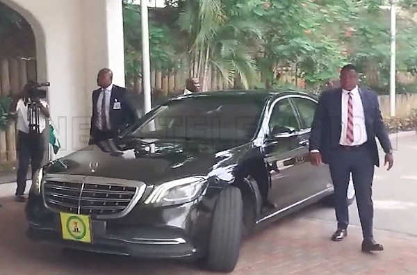 Watch As Security Aides Jog Alongside Shettima’s Mercedes-Maybach As He Resumes Work As VP