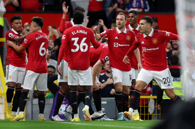 Manchester United, Close On Champions League Return