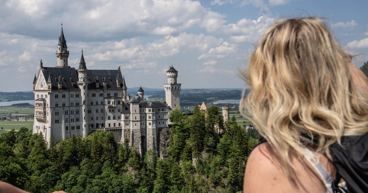 American Arrested For Pushing 2 Tourists Down Slope At German Castle, Killing 1 Woman