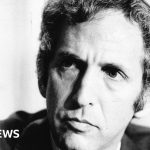 Daniel Ellsberg: Pentagon Papers whistleblower dies aged 92