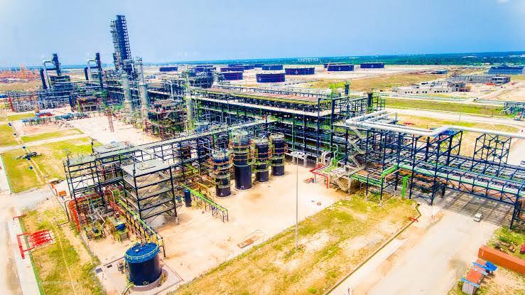 Buhari inaugurates $19bn Dangote petroleum refinery