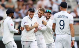 Root saves England face on Ashes day that goes Australia’s way