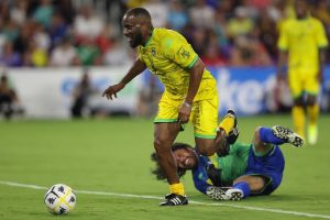 Okocha dazzles in Ronaldinho’s legends match