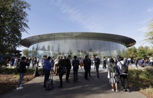 Star of Apple conference expected to be headset that could be another milestone—or join VR and AR duds