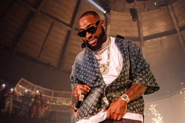 Nigerian star, Davido allegedly impregnates 4 women after the death of his son