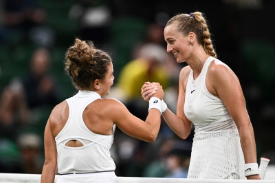 Experienced Kvitova beats Paolini in three sets