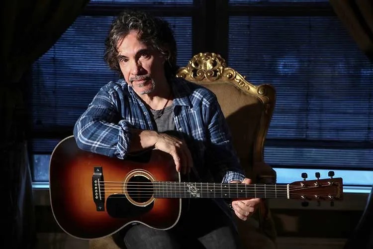 Singer-Songwriter John Oates Explores the Music of Mississippi John Hurt