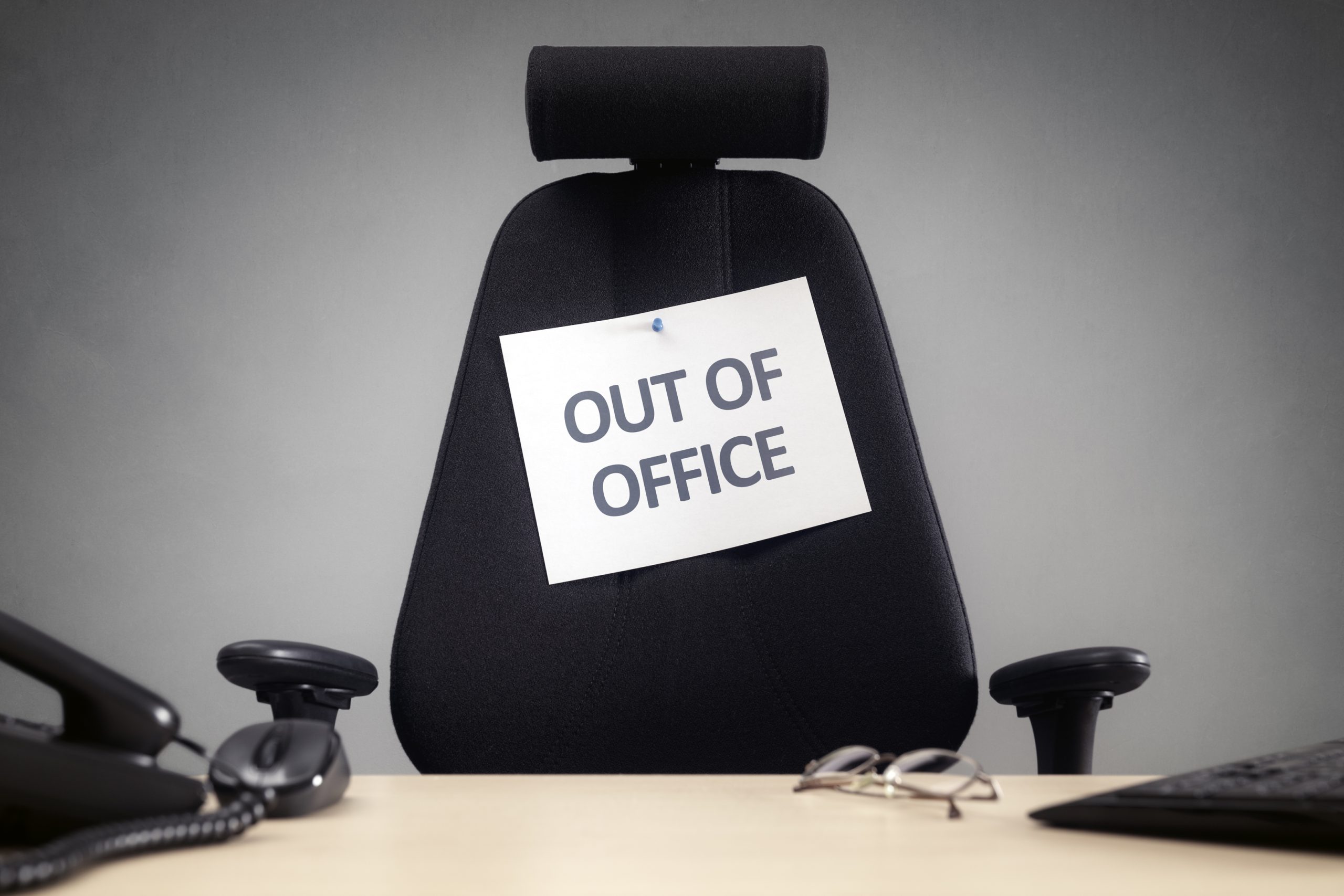 Out of office: We know the importance of switching off during holidays – but how do we actually do it? Your expert guide