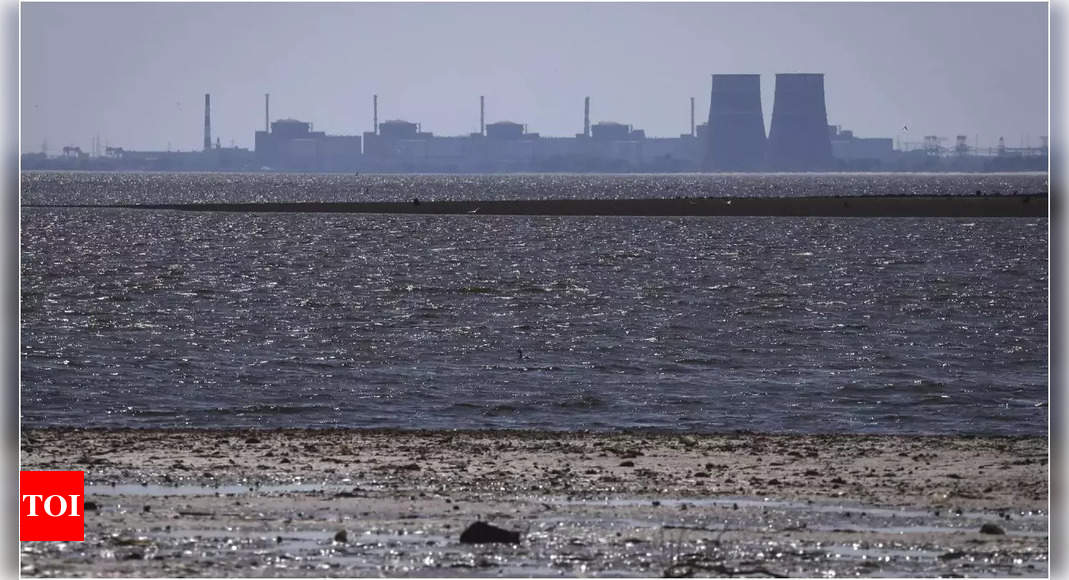 Intense fighting reported in Ukraine as last nuclear reactor is shut down amid flooding