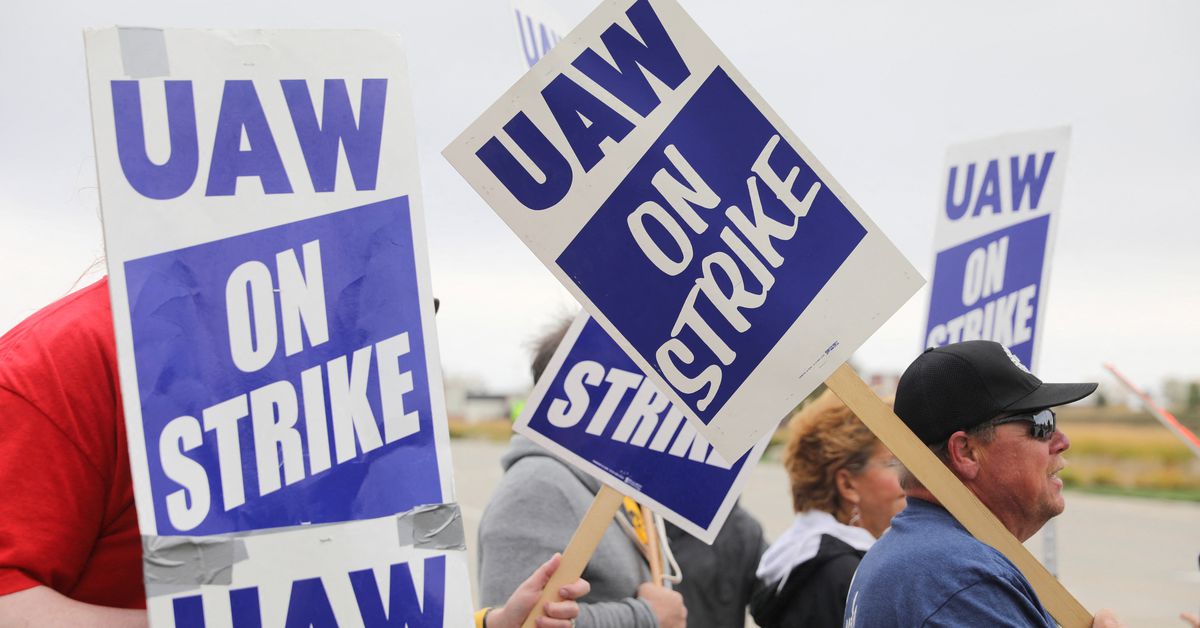 UAW president says union prepared to strike Detroit Three