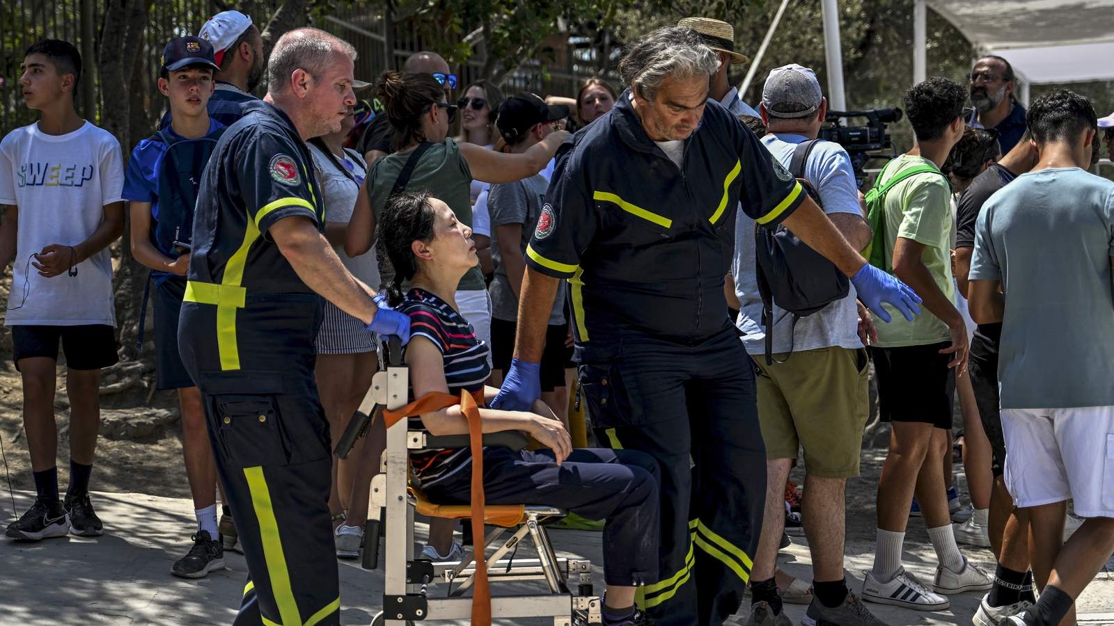 Greece closes Acropolis due to extreme heatwave