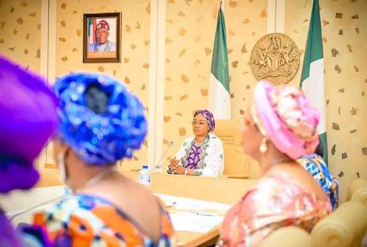 Oluremi meets wives of 36 State Governor. (Photos)