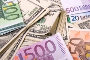 EUR/USD trim gains in the wake of ECB rate hike; hawkish remarks from central bankers in focus