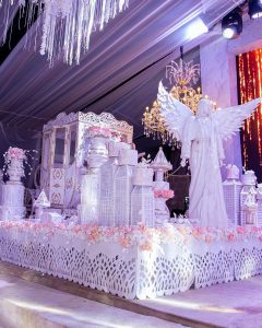 This Grand Wedding Cake Will Definitely Blow Your Mind!