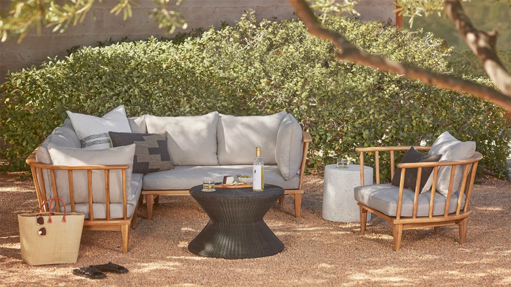 The Best Patio Furniture for Designing a Hollywood-Worthy Outdoor Sanctuary