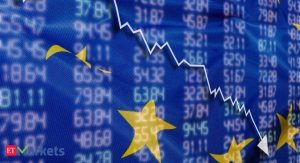 European shares slide to near 3-month low on rate hike worries