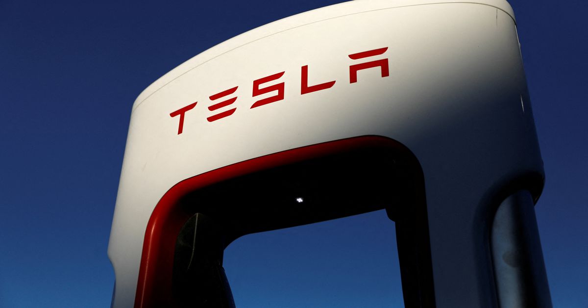 Tesla reports sequentially lower quarterly gross margin