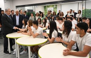 Netanyahu visits IDF Unit 8200 ‘Bridges’ program class