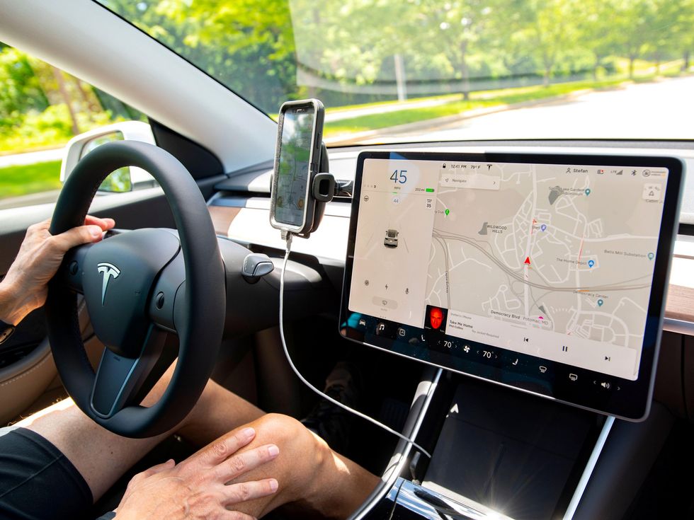 Billionaire Brings Tesla Autopilot Rebuke