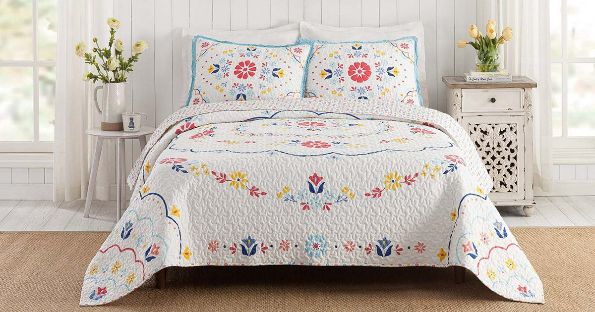 10 Pioneer Woman Bedding Options for a Country-Chic Home