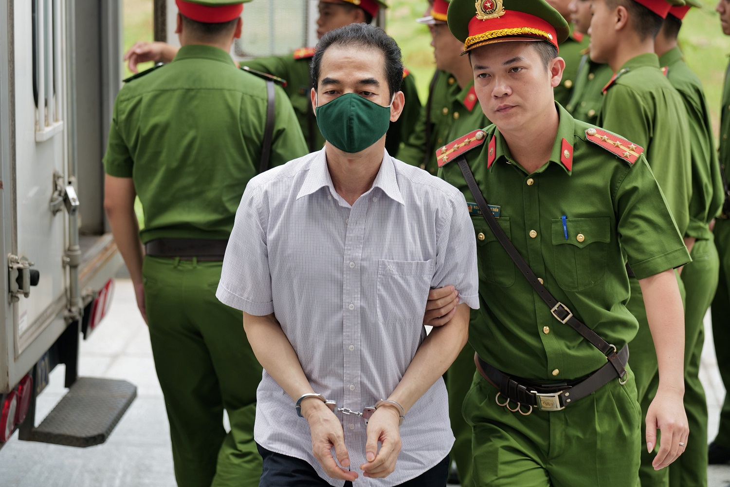 Vietnam jails officials over rescue flight bribes