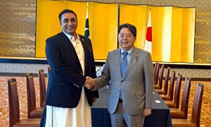 Bilawal meets Japanese counterpart in Tokyo as both sides agree to boost bilateral ties