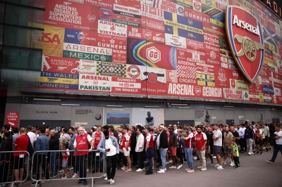 Arsenal’s Premier League opener delayed by turnstile failure