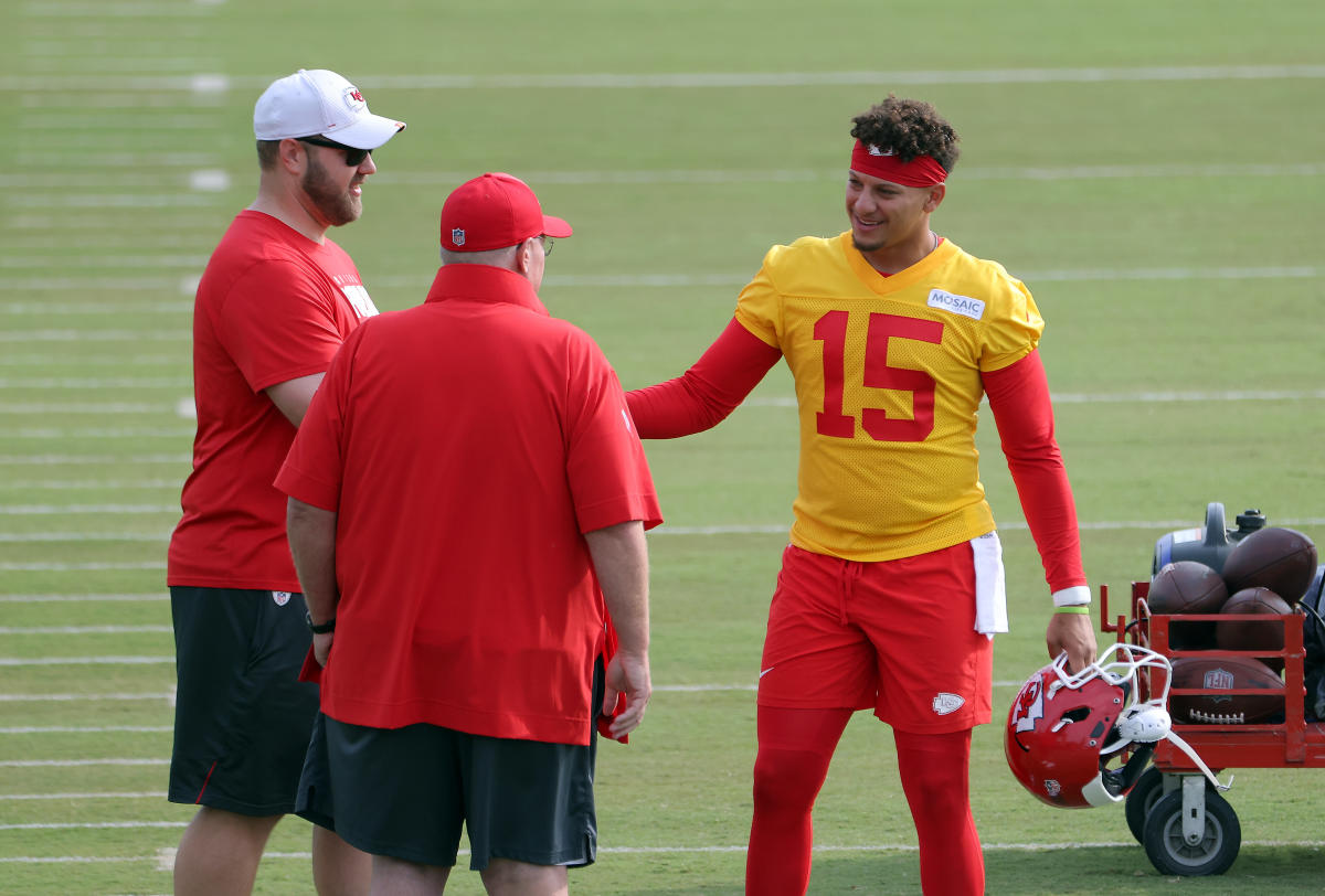 NFL training camp tracker: Patrick Mahomes to start, play 1 quarter in Chiefs preseason opener