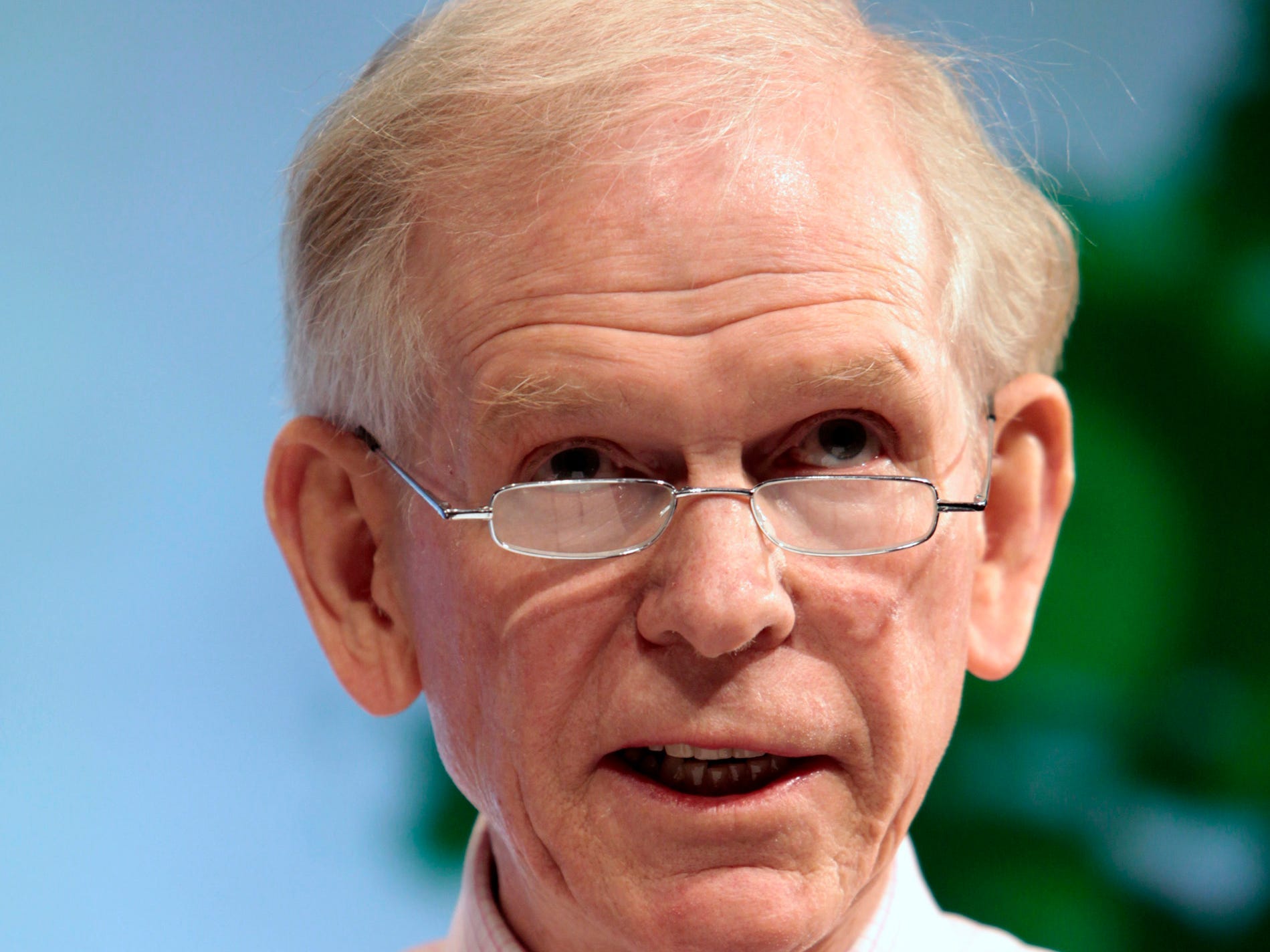 Legendary investor Jeremy Grantham sees shades of the dot-com bubble in markets