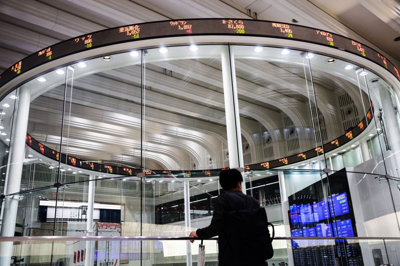 Business Maverick: Asia stocks echo Wall Street decline before Powell: markets wrap