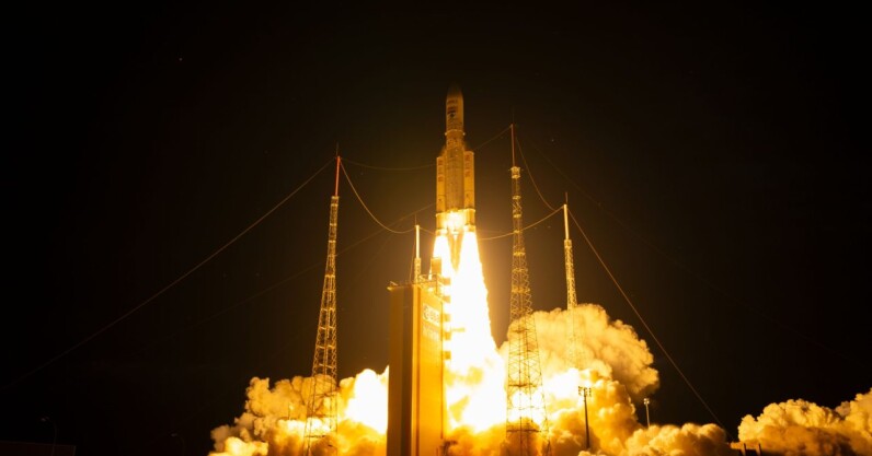 Final mission photos: ESA’s Ariane 5 rocket lifts off for the last time