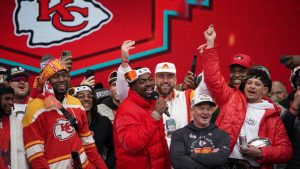 Travis Kelce on Chris Jones Holdout: ‘I Don’t Get It’